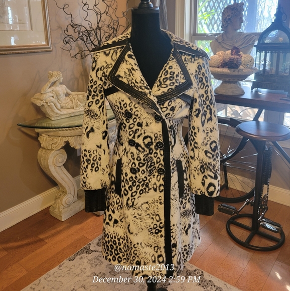 Bebe Snow Leopard Print Faux Fur Jacket Designer Celebrity Luxury #734 - Picture 2 of 16